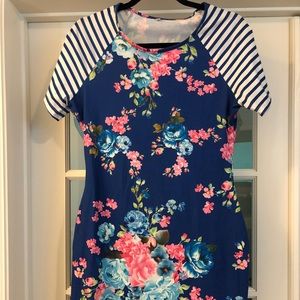 Unbranded Dress with pockets (like LuLaRoe Julia)